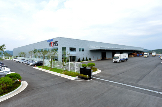 현대모비스는 충청부품사업소와 대전부품사업소를 통합해 충북 오창으로 신축 이전하고 8월 부터 운영에 들어갔다고 30일 밝혔다. 사진은 현대모비스 충청부품사업소 전경.<현대모비스 제공>